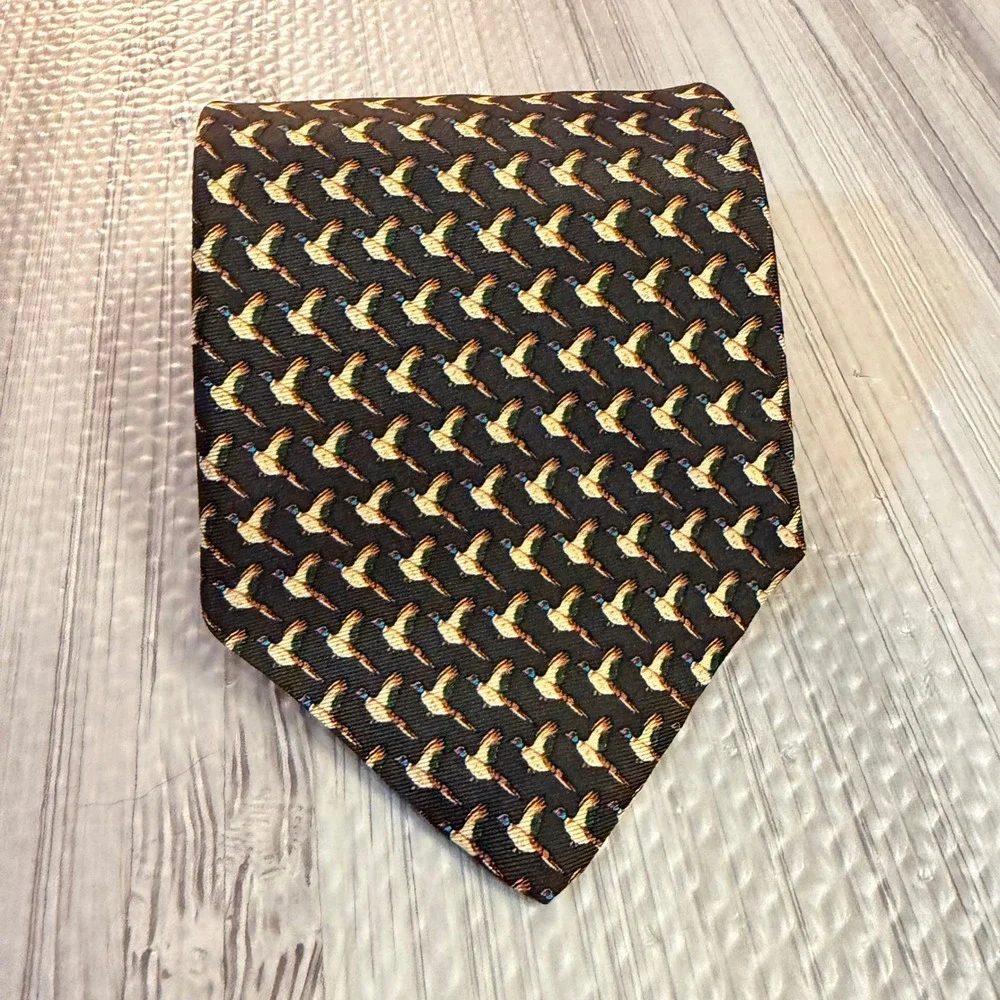 Museum Artifacts 100% Silk Tie Green Flying Pheasant Bird Hunting Outdoorsmen